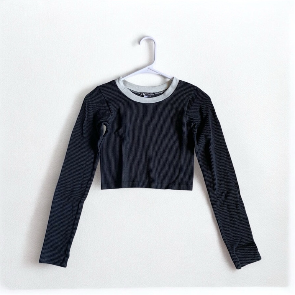 Zara Black Ribbed Crew neck Long Sleeve Crop Top Size M/L